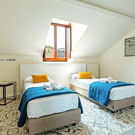 Appartement Renovated Penthouse Duomo & Via Torino à Milan Extérieur photo