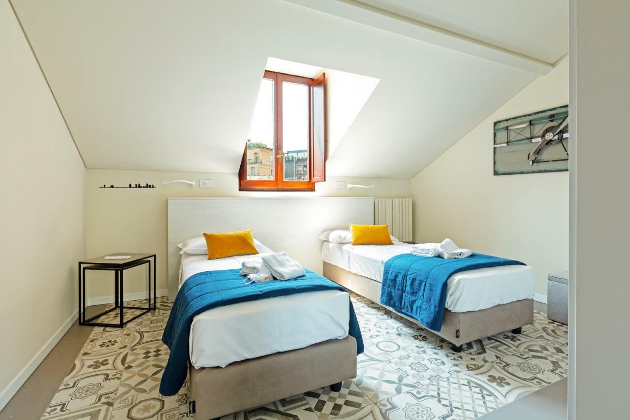 Appartement Renovated Penthouse Duomo & Via Torino à Milan Extérieur photo