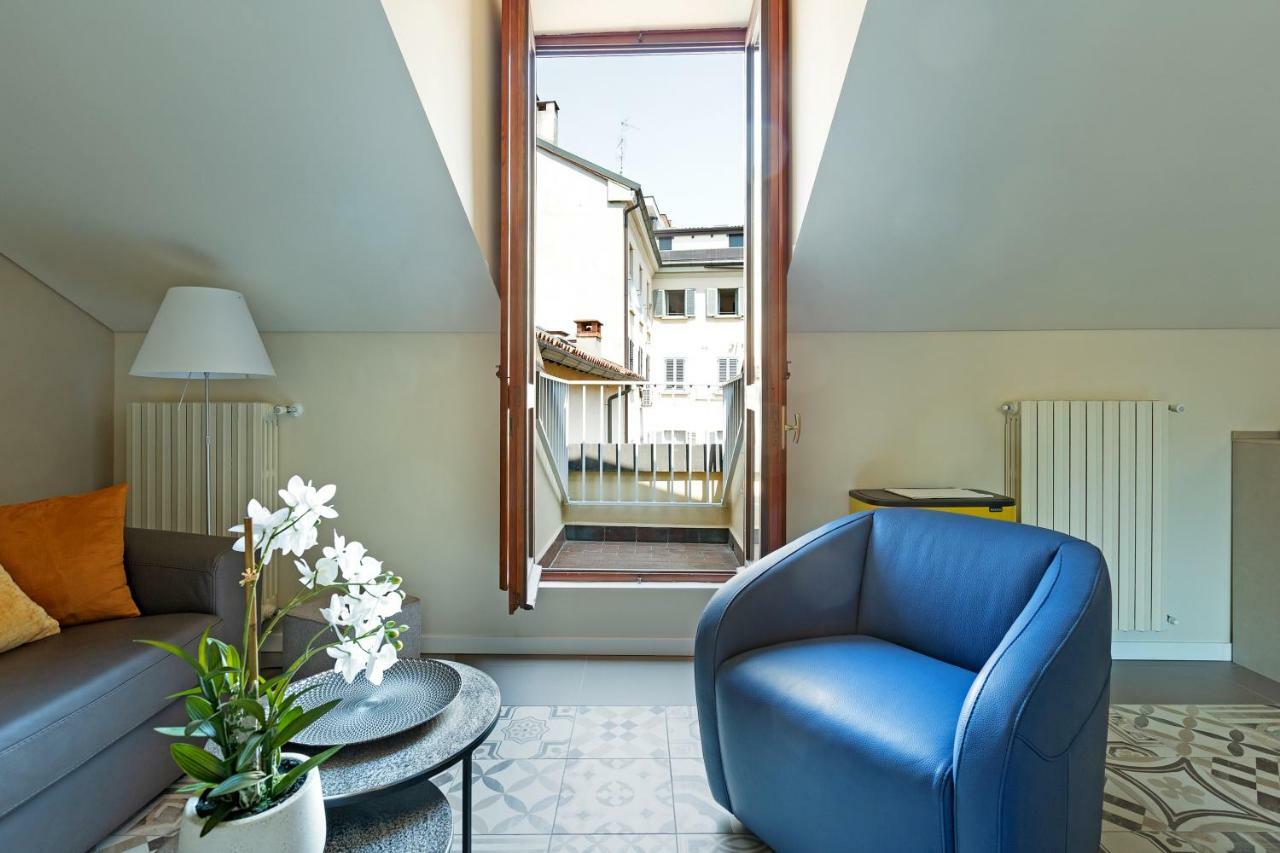 Appartement Renovated Penthouse Duomo & Via Torino à Milan Extérieur photo