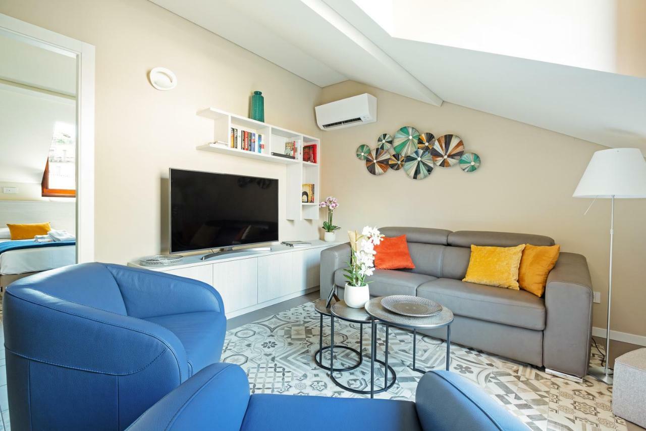 Appartement Renovated Penthouse Duomo & Via Torino à Milan Extérieur photo